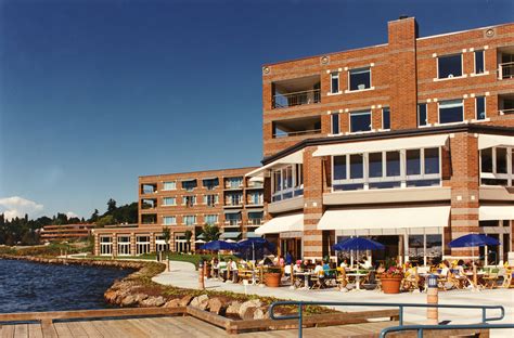 Carillon point - Enjoy authentic cuisine inspired by the Pacific Northwest at Carillion Point, a waterfront destination in Kirkland, Washington. Choose from Italian, French, Mexican, or American dishes at COMO, Le Grand, el Encanto, or Carillon Kitchen. 